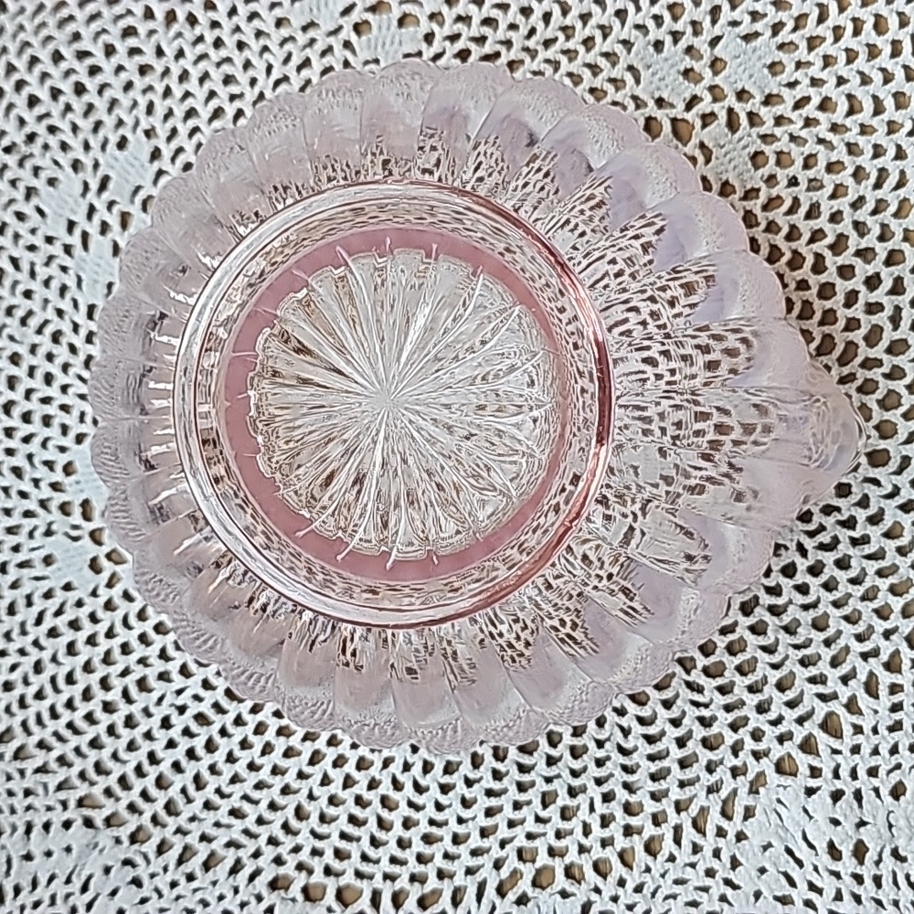 Vintage Fenton Pink Opalescent Ribbed Glass Heart Shaped Dish - Picture 4 of 10